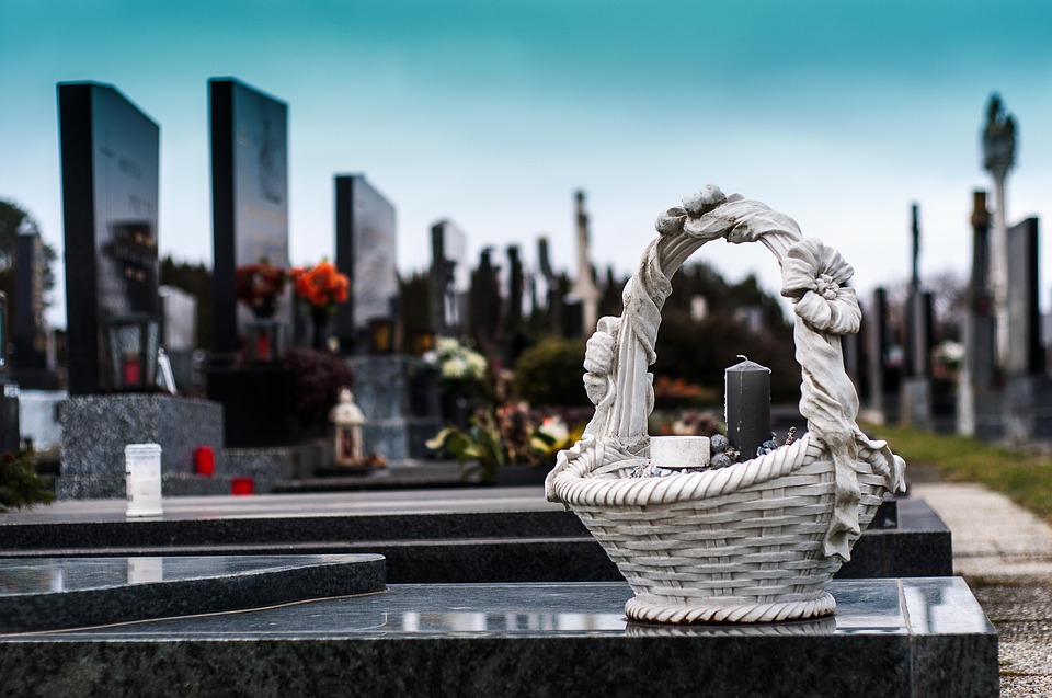 La pierre tombale personnalisée: un mémorial d’un être cher