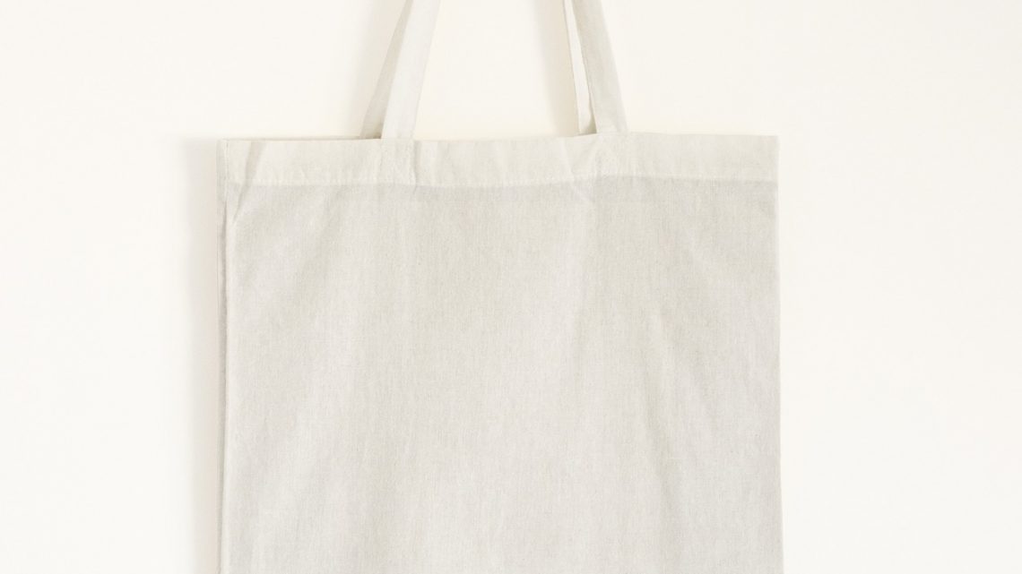Le tote bag avec logo : un article indispensable pour shopping