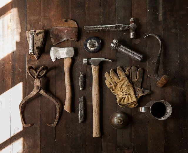 Bricoleur du dimanche : les outils à main que vous devez absolument avoir